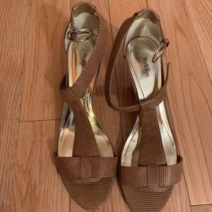 Brand new beige shoes